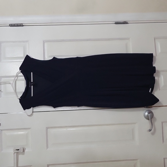 Enfocus Studio Dresses & Skirts - Navy v neck sleeveless dress size 10